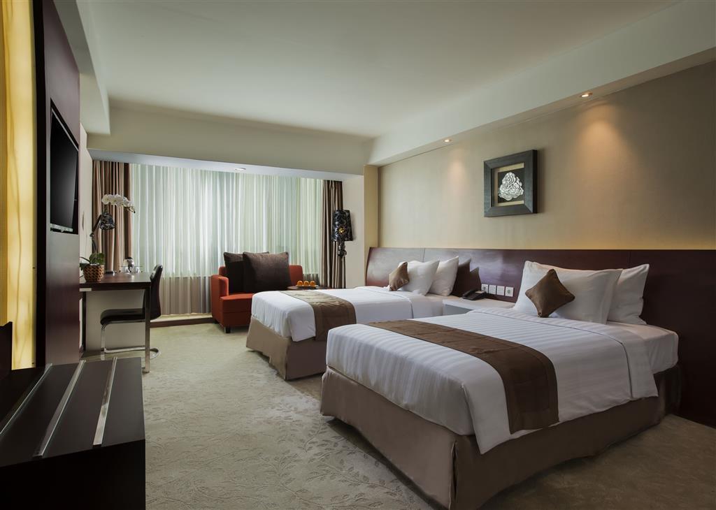 The Alana Yogyakarta Hotel And Convention Center Sleman  Esterno foto