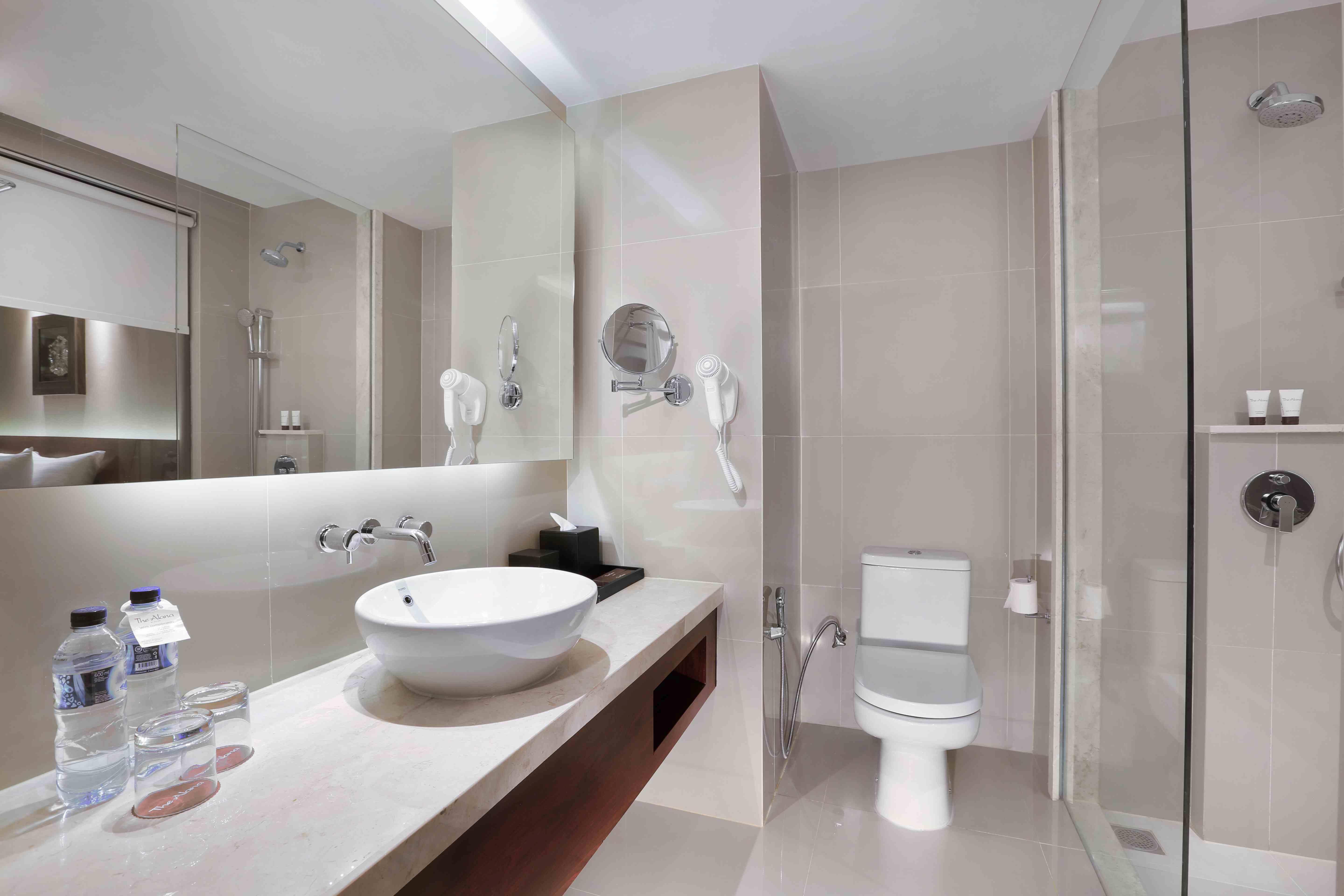 The Alana Yogyakarta Hotel And Convention Center Sleman  Esterno foto