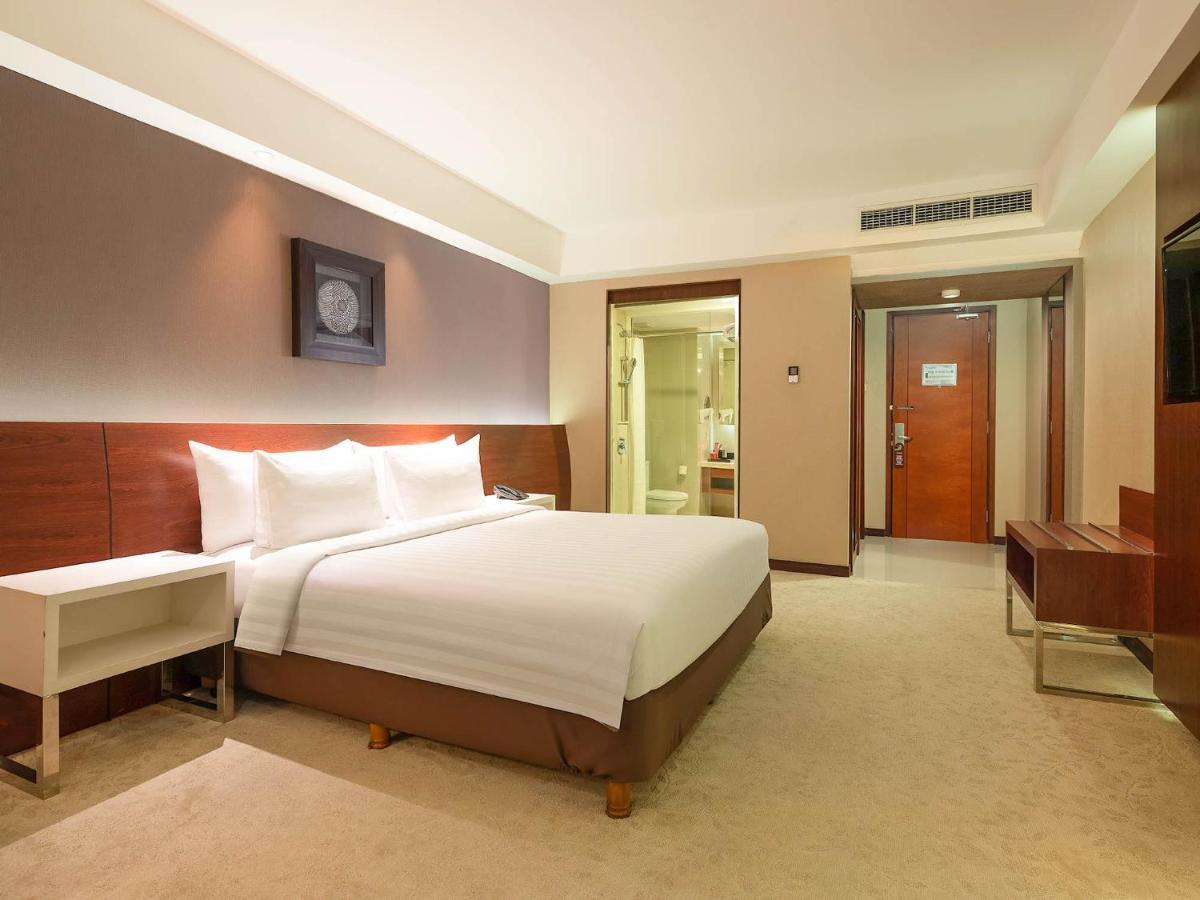 The Alana Yogyakarta Hotel And Convention Center Sleman  Esterno foto