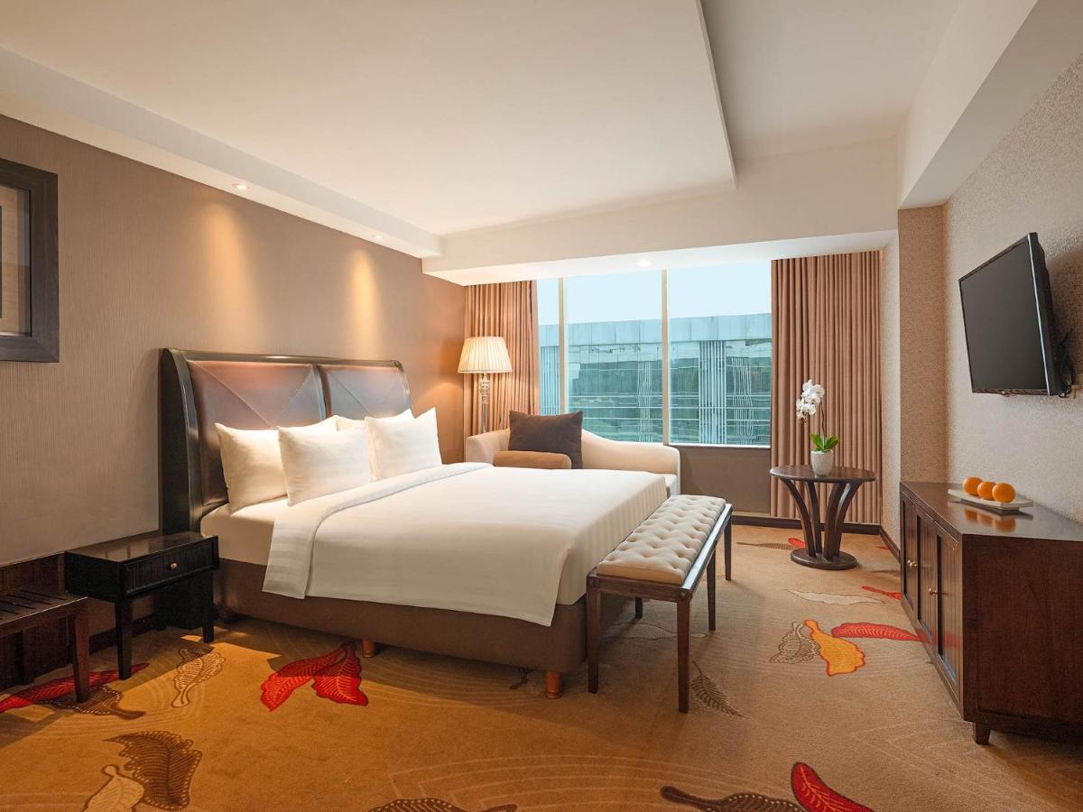The Alana Yogyakarta Hotel And Convention Center Sleman  Esterno foto