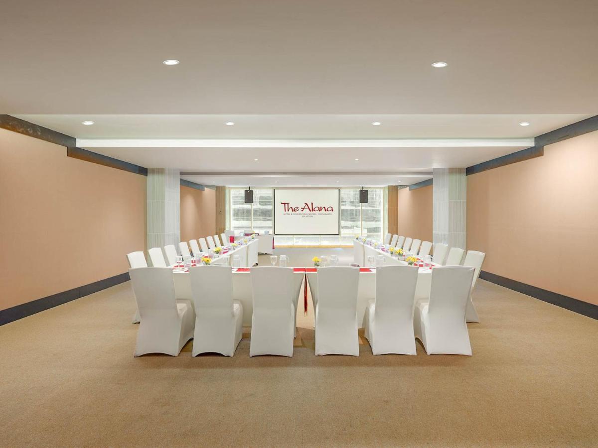 The Alana Yogyakarta Hotel And Convention Center Sleman  Esterno foto