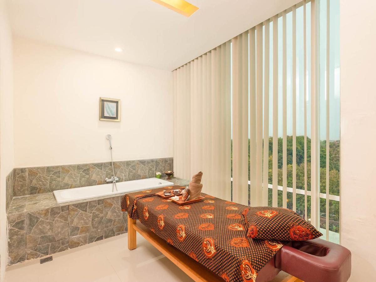 The Alana Yogyakarta Hotel And Convention Center Sleman  Esterno foto