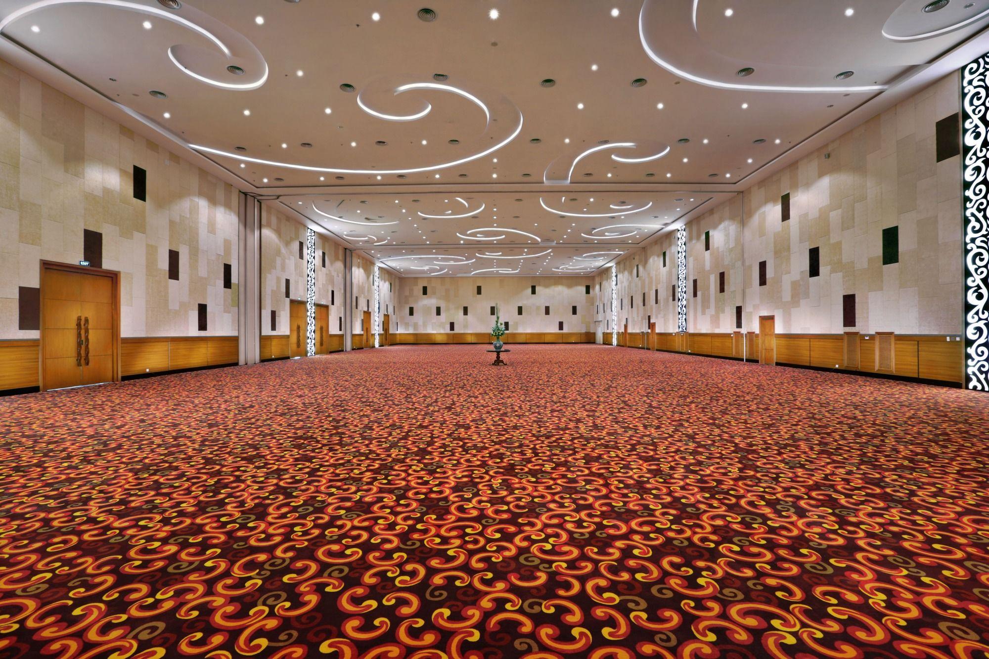 The Alana Yogyakarta Hotel And Convention Center Sleman  Esterno foto