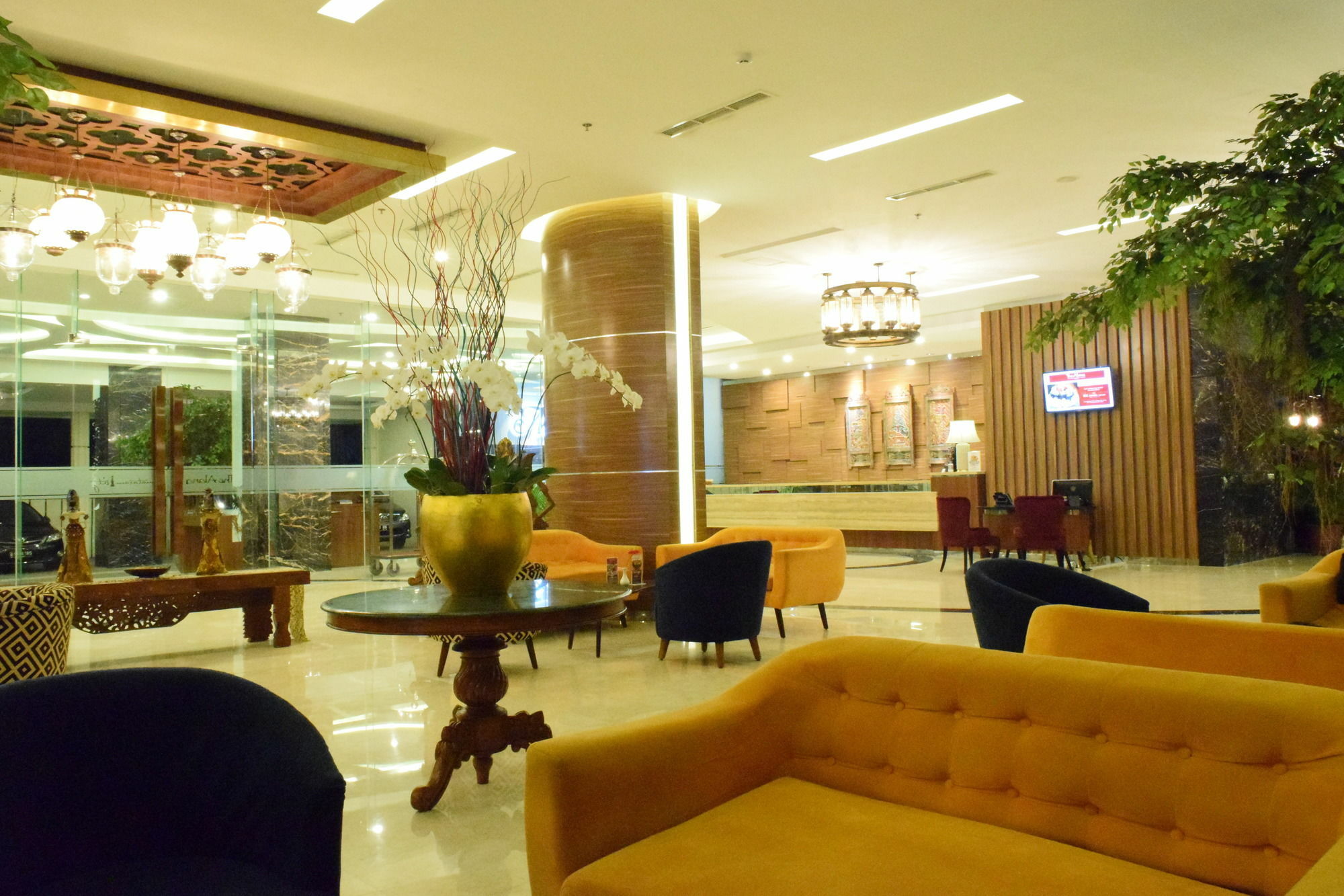 The Alana Yogyakarta Hotel And Convention Center Sleman  Esterno foto